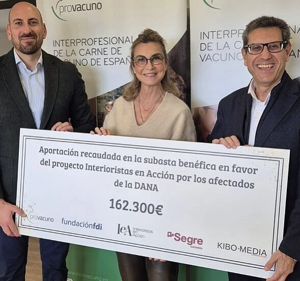 PROVACUNO entrega 162.300 euros a Interioristas en Acción para ayudar a los afectados por la DANA